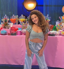 Sofie Dossi